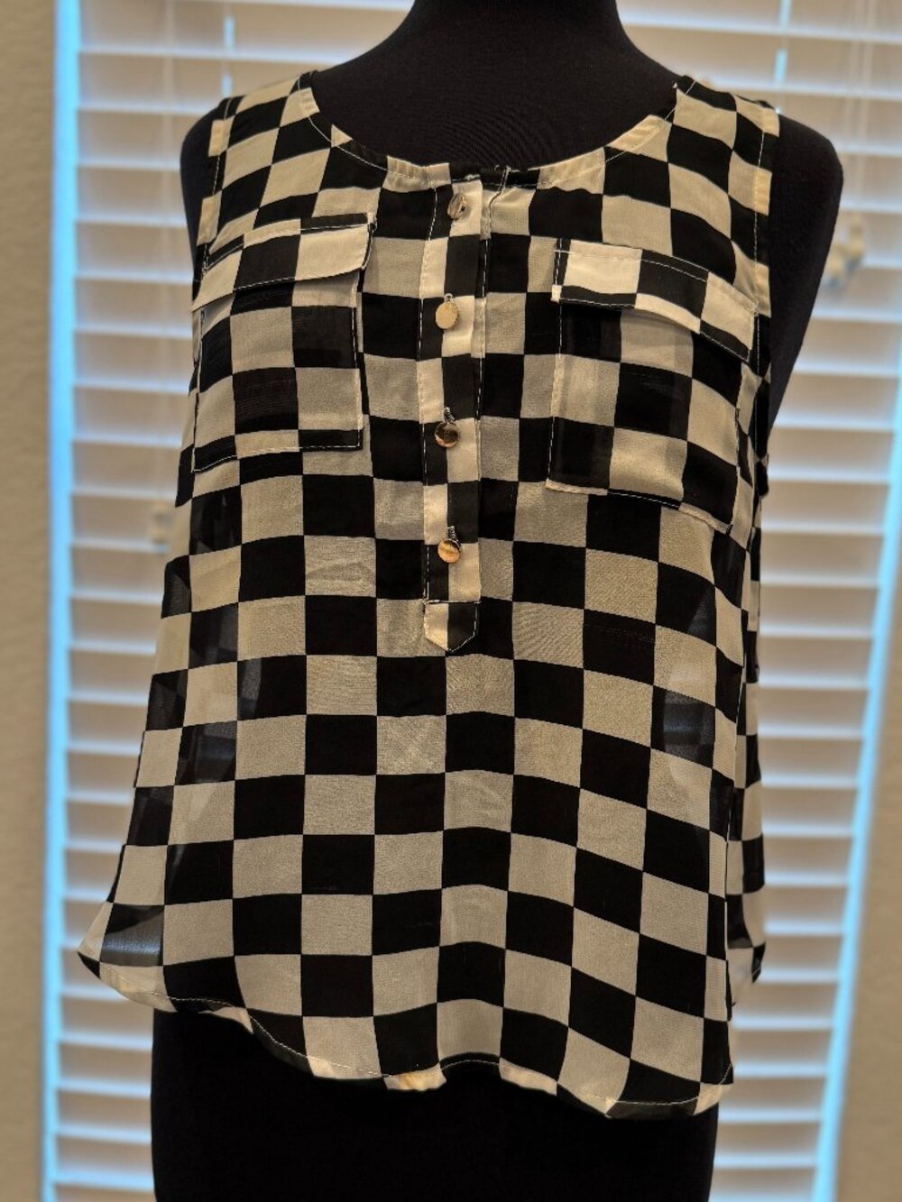 Sae Black & White Checkered Sleeveless Button Front Blouse Sz S